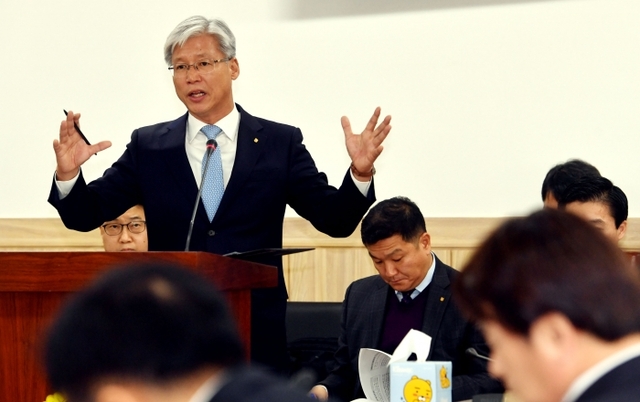 이민우 신임 이사장