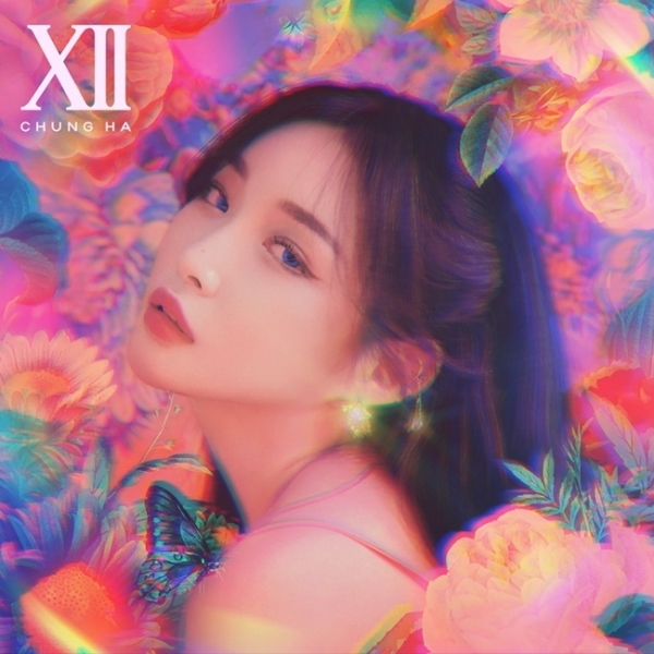 가수 청하 새 디지털 싱글 '벌써 12시' 커버 이미지.  MNH엔터테인먼트