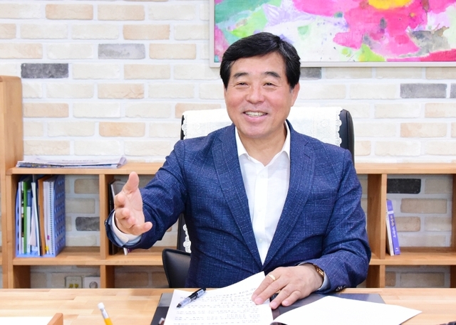 ▲ 안산-윤 시장 새해인터뷰 사진