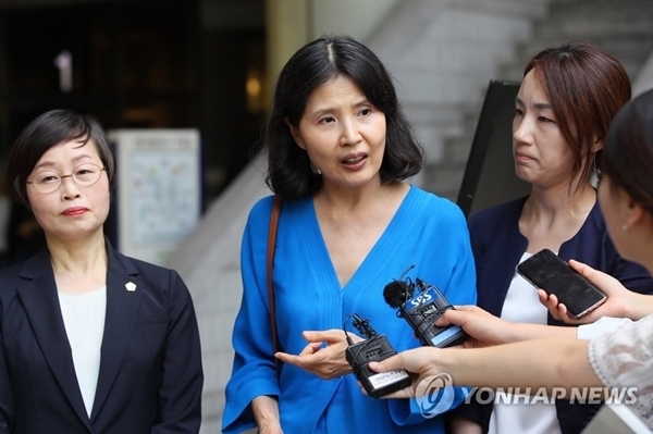 최영미 시인. 연합뉴스