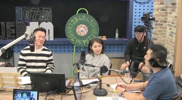 SBS 파워FM '두시탈출 컬투쇼'(이하 '컬투쇼') 보이는 라디오 방송 캡처. SBS