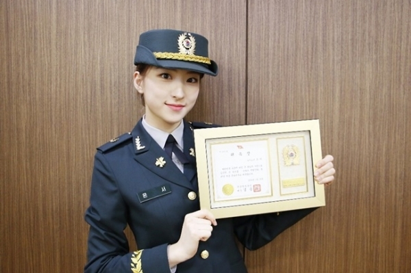 우주소녀 은서가 육군홍보대사로 위촉됐다. 스타쉽엔터테인먼트
