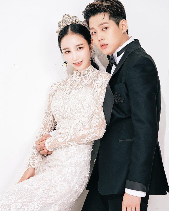 오늘(27일) 결혼식을 올리는 이사강 론 부부. 이사강 인스타그램