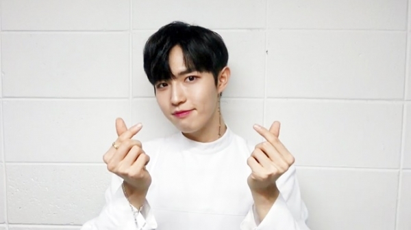 워너원 활동을 종료한 김재환. 스윙엔터테인먼트