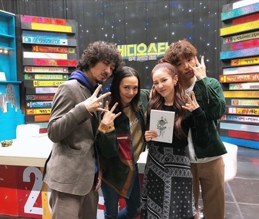 산다라박이 타이거 JK 윤미래 부부, 비지와 함께한 '비디오스타' 인증샷을 공개했다. 산다라박 인스타그램
