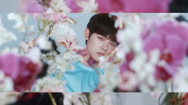 투모로우바이투게더 연준 퀘스처닝 필름 이미지. 빅히트엔터테인먼트