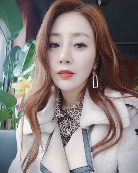 배우 오나라가 김도훈과 20년째 열애 비결을 밝혔다. 오나라 인스타그램
