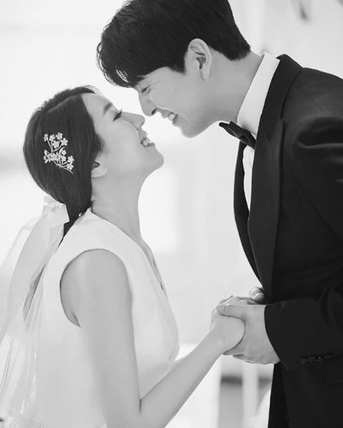 배우 이필모와 서수연 커플의 결혼식이 비공개로 진행된다. 서수연 인스타그램