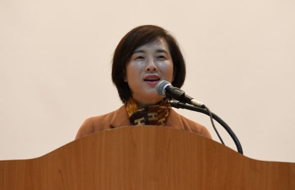 10일 수성고등학교 부설 방송통신고등학교 졸업식에서 유은혜 교육부장관이 참여하여 축사를 하고있다. 윤원규 수습기자