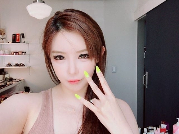 가수 박봄. 인스타그램