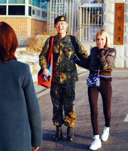 래퍼 빈지노와 여자친구 스테파니 미초바. 빈지노 인스타그램