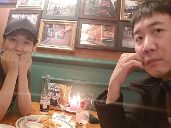장윤정 도경완 부부가 맥주 데이트를 즐기고 있다. 도경완 아나운서 인스타그램