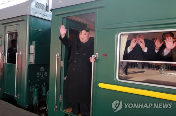 베트남 동당역에 도착한 김정은 북한 국무위원장. 연합뉴스