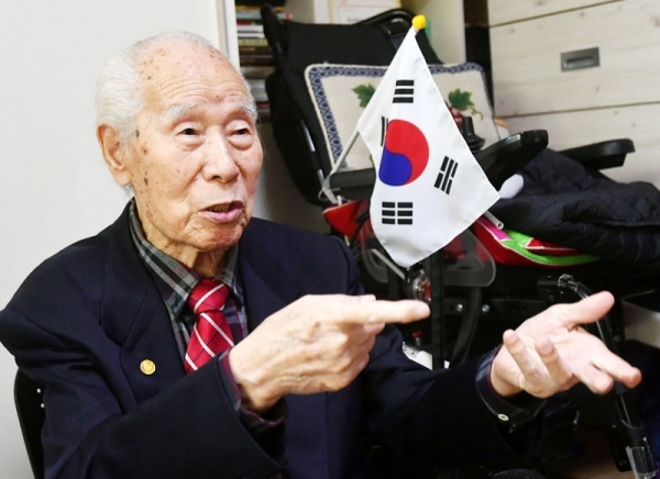 이영수 애국지사가 일제강점기 시절 일제에 대항해 독립운동을 벌였던 당시의 상황을 설명하고 있다. 김시범기자