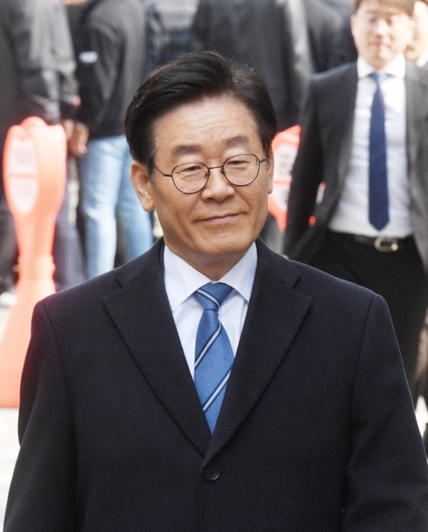 공직선거법 위반 등의 혐의로 기소된 이재명 경기도지사가 8차 공판을 위해 7일 오후 2시에 수원지방법원 성남지원에 출석하고 있다. 윤원규 수습기자