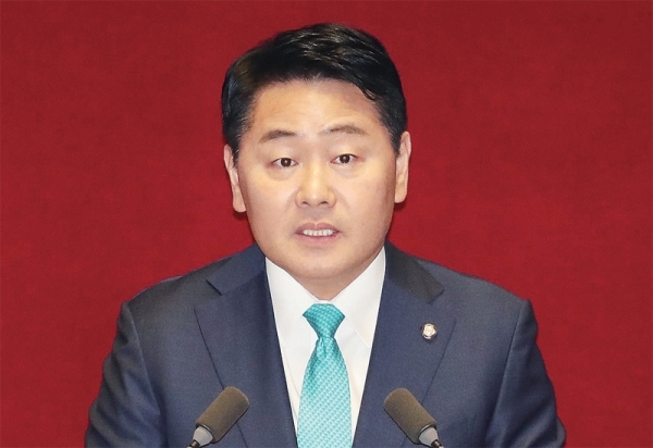 바른미래당 김관영 원내대표가 13일 오전 국회 본회의장에서 교섭단체 대표연설을 하고 있다. 연합뉴스