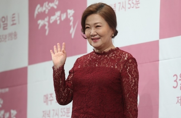 배우 김해숙이 19일 오후 서울 논현동 임피리얼 팰리스 호텔에서 진행된 KBS 2TV 주말드라마 '세상에서 제일 예쁜 내 딸'(극본 조정선 연출 김종창 제작 지앤지프로덕션, 테이크투 이하 '세젤예') 제작발표회에 참석했다. 연합뉴스