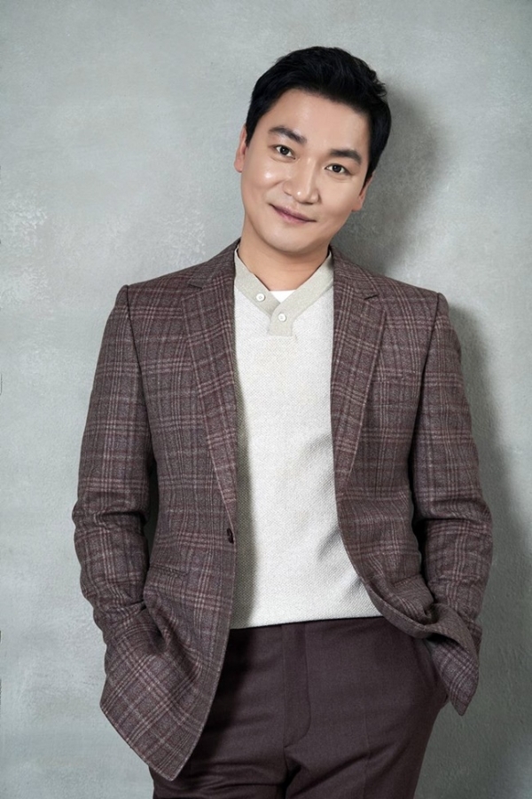 배우 조재윤. FNC엔터테인먼트