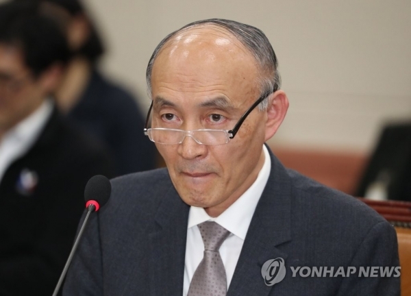 조동호 과학기술정보통신부 장관 후보자가 27일 국회 과학기술정보방송통신위원회에서 열린 인사청문회에서 의원들의 질문을 듣고 있다. 연합뉴스