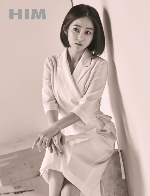 배우 이새봄 화보. HIM