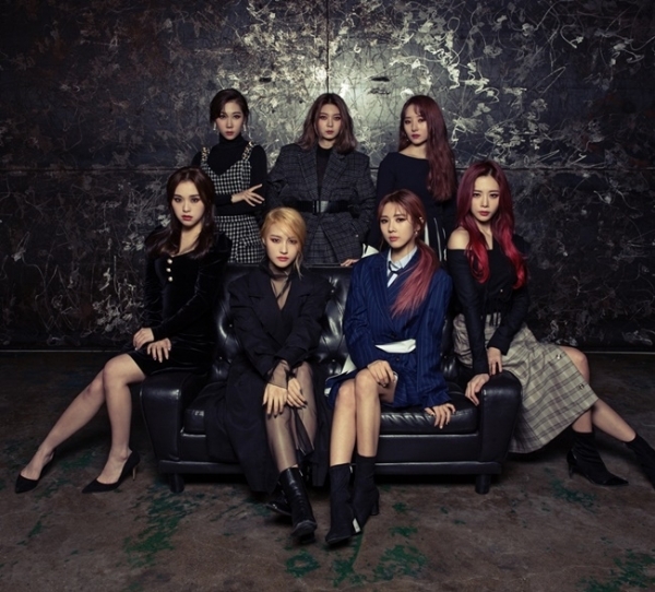 드림캐쳐 단체 이미지. 드림캐쳐컴퍼니