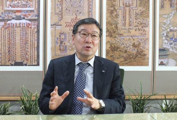 ▲ 이훈성 수원시 팔달구청장이 경기일보와의 인터뷰에서 향후 구정 운영 방향을 설명하고 있다. 채태병기자
