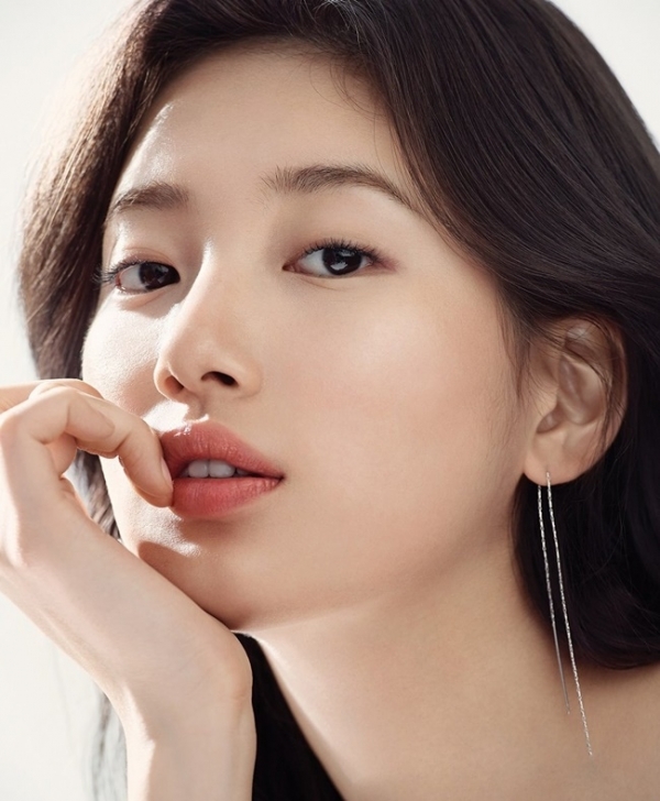 배우 배수지. 매니지먼트숲