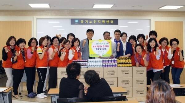 부천시약사회는 독거노인을 위한 영양제 800개를 연 2회 제공하고 있다.