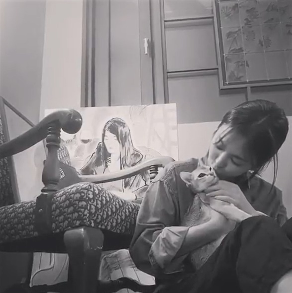 배우 송혜교가 근황을 공개했다. 송혜교 인스타그램