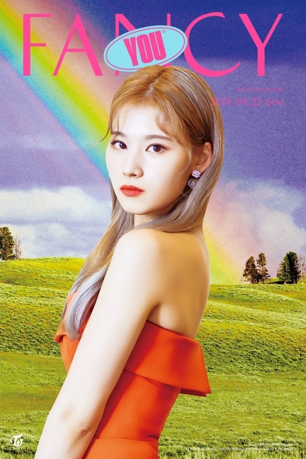트와이스 사나 개인 티저 이미지. JYP엔터테인먼트
