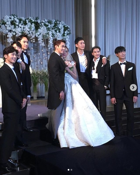 그룹 클릭비 김상혁이 결혼식에 참석한 멤버들에게 고마운 마음을 드러냈다. 김상혁 인스타그램