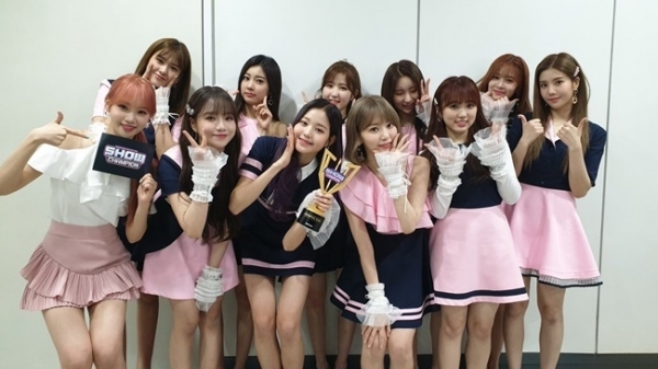 글로벌그룹 아이즈원. 오프더레코드