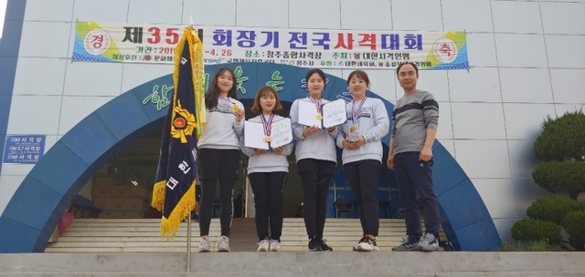 ▲ 제35회 회장기 전국사격대회 여자 일반부 50m 복사 단체전서 시즌 2관왕에 오른 화성시청 여자 소총팀. 화성시청 제공