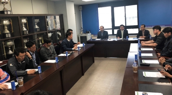 22일 수원시체육회ㆍ수원교육지원청 공동주관으로 열린 2019학년도 수원형 G-스포츠클럽 운영협의회에서 관계기관 참석자들이 회의를 진행하고 있다.수원시체육회 제공