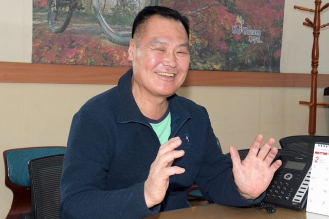 ▲ 이철 사랑의 도넛츠 봉사회장