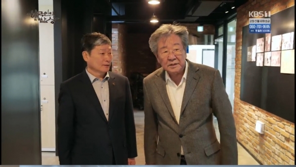 '한국인의 밥상'에 출연한 최불암 나이에 대한 시청자들의 관심이 뜨겁다. 방송 캡처