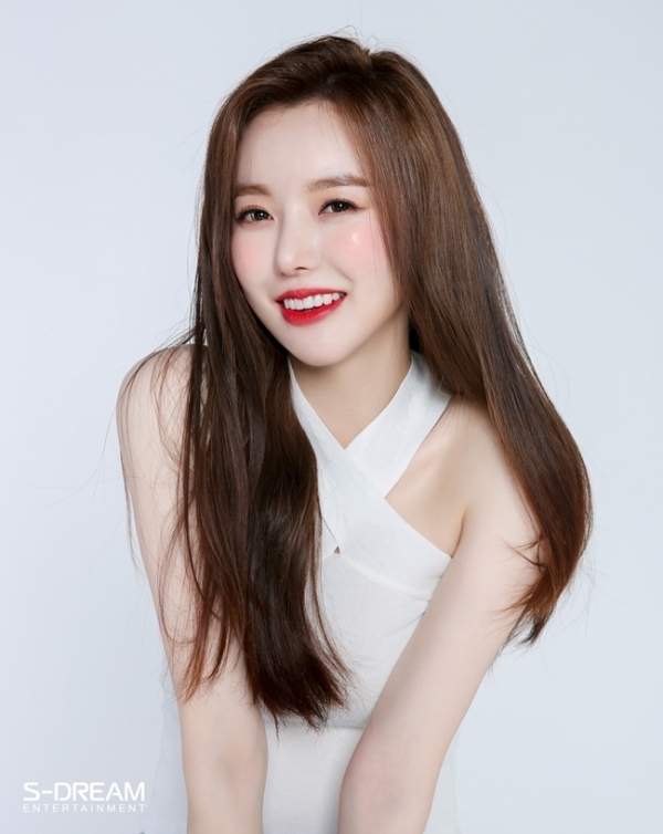 달샤벳 출신 세리. 에스드림이엔티