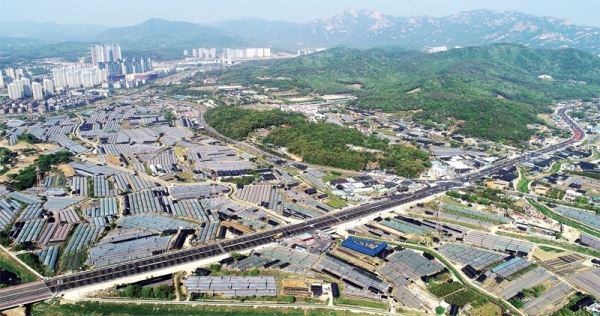 국토교통부가 7일 고양시 창릉동과 부천시 대장동 등에 수도권 3기 신도시를 건설한다는 내용의 ‘수도권 주택 30만호 공급안-제3차 신규택지 추진 계획’을 발표했다. 사진은 면적 813만㎡에 3만 8천 가구가 공급될 예정인 고양 창릉지구 일대. 윤원규기자