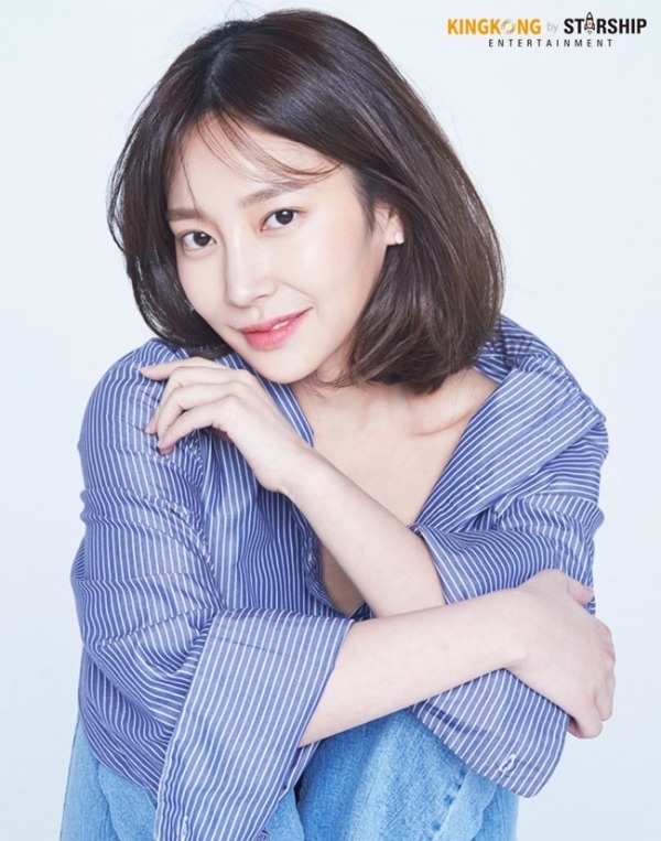 배우 김민지. 킹콩by스타쉽