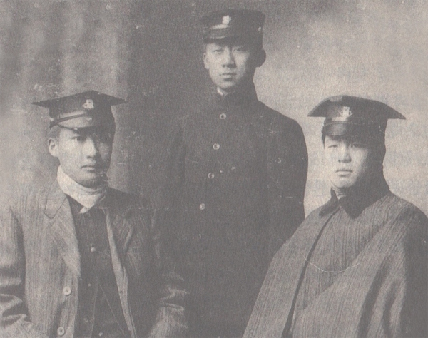 와세다대학 재학시절의 최동희(왼쪽)와 고하 송진우(오른쪽).