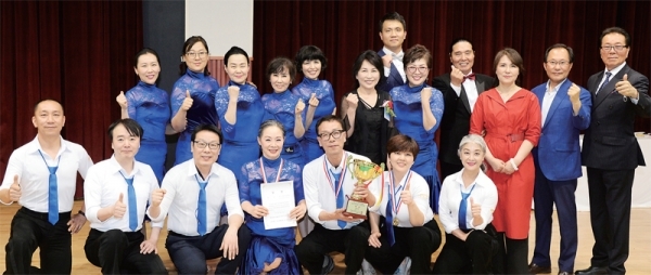 이번 대회에서 대상을 받은 대전 대덕대학교 ‘DDU3H’ 팀이 시상식 후 기념촬영을 하고 있다.