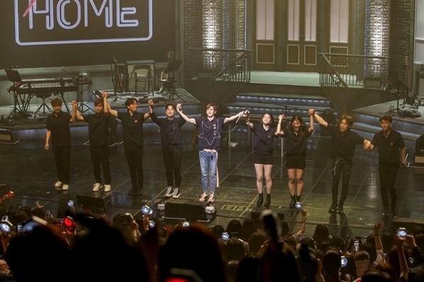 2PM 닉쿤 첫 솔로 콘서트 현장. JYP엔터테인먼트