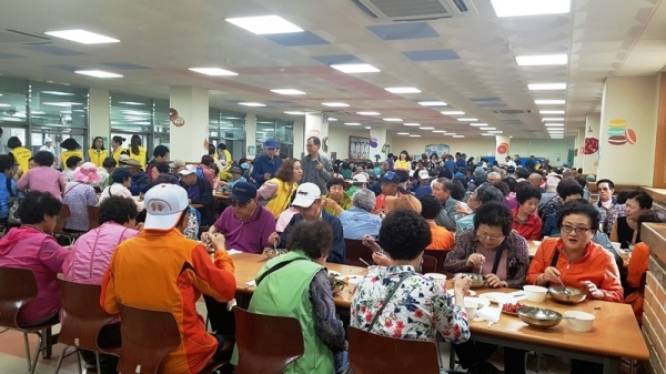 양주고, 학교 인근 어른신 모시고 비빔밥데이 행사 마련