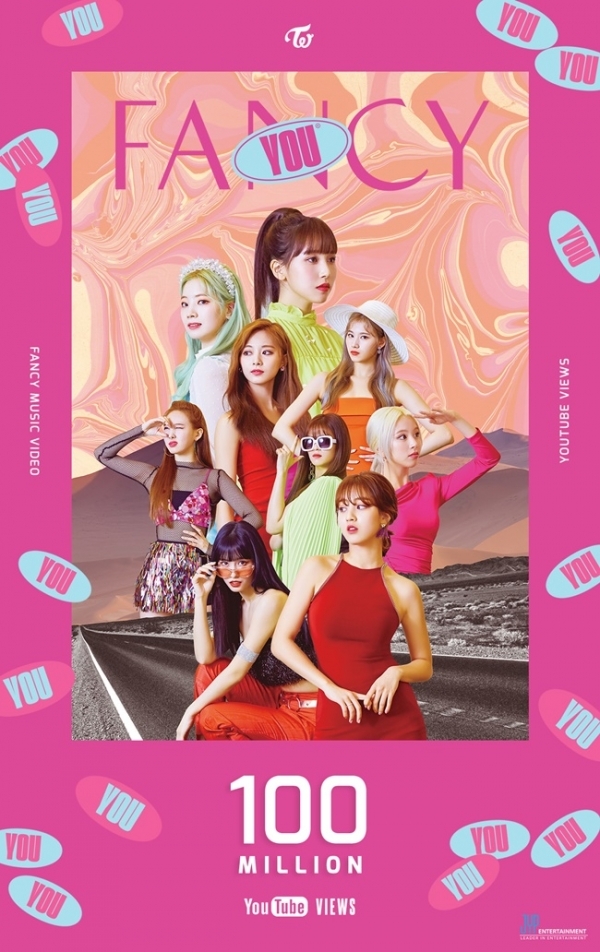 트와이스 'FANCY(팬시)' 뮤직비디오 1억뷰 돌파 기념 포스터. JYP엔터테인먼트