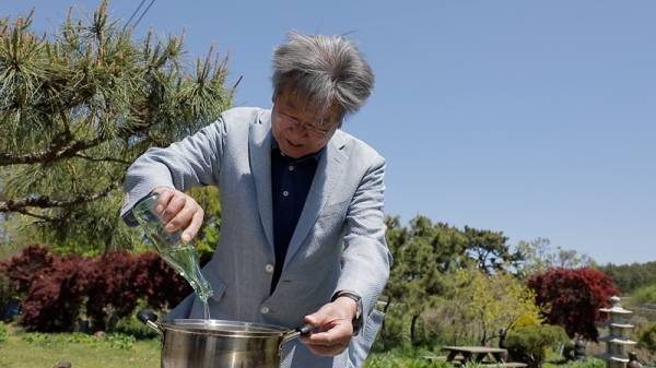 '한국인의 밥상' 최불암 파기름 도전. KBS 1TV