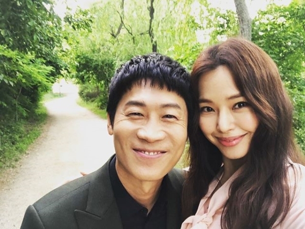 배우 진선규와 이하늬가 훈훈한 우정을 자랑했다. 진선규 인스타그램