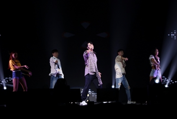 2PM 찬성의 군 입대 전 단독 팬미팅 현장. JYP엔터테인먼트