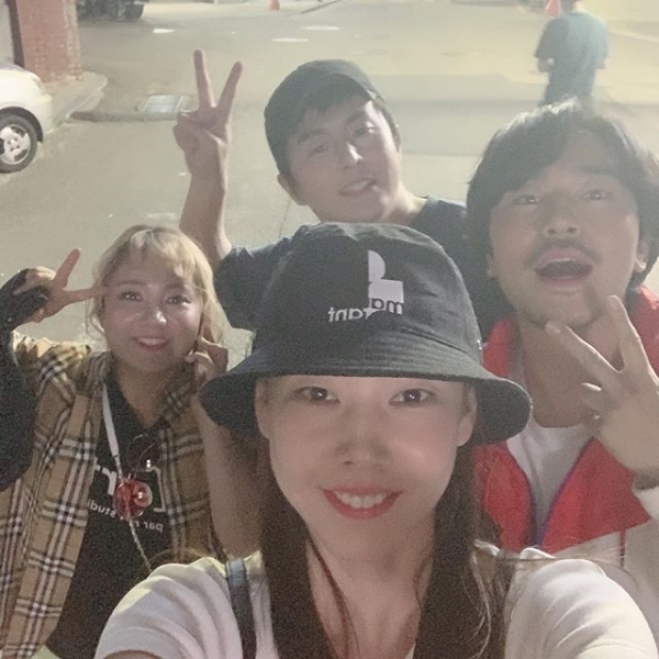 방송인 박나래가 한혜진 기안84 이시언과 함께 찍은 사진을 공개했다. 박나래 인스타그램