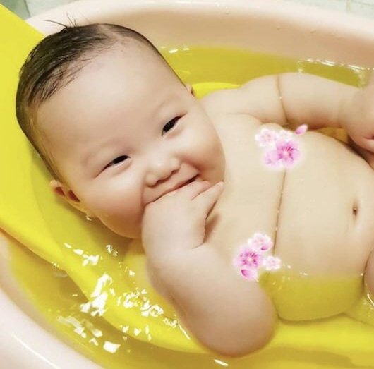 가수 장윤정의 남편 도경완 아나운서가 둘째 딸 하영 양의 사진을 공개했다. 도경완 인스타그램