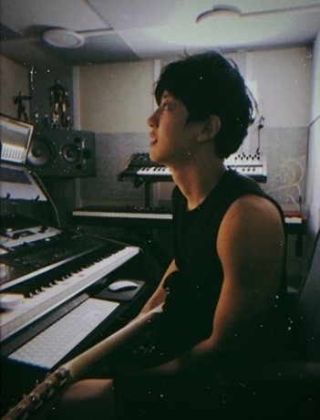 찬열이 작업실을 무단 침입을 시도한 사생팬을 경찰에 신고했다. 찬열 인스타그램